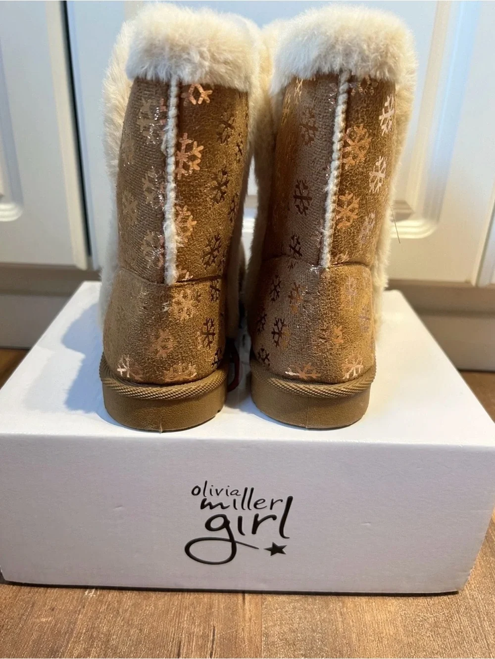 Olivia Miller Girl Chestnut, Rose Gold Snowflake Accents Size 5 Big Girl